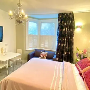 Modern And Cosy Flat Apartment