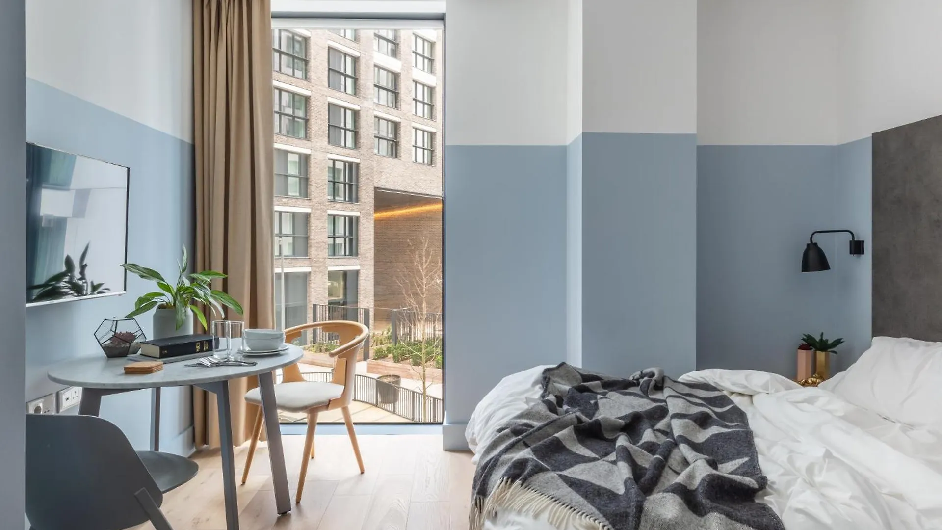 Hotel Leman Locke London 4*,